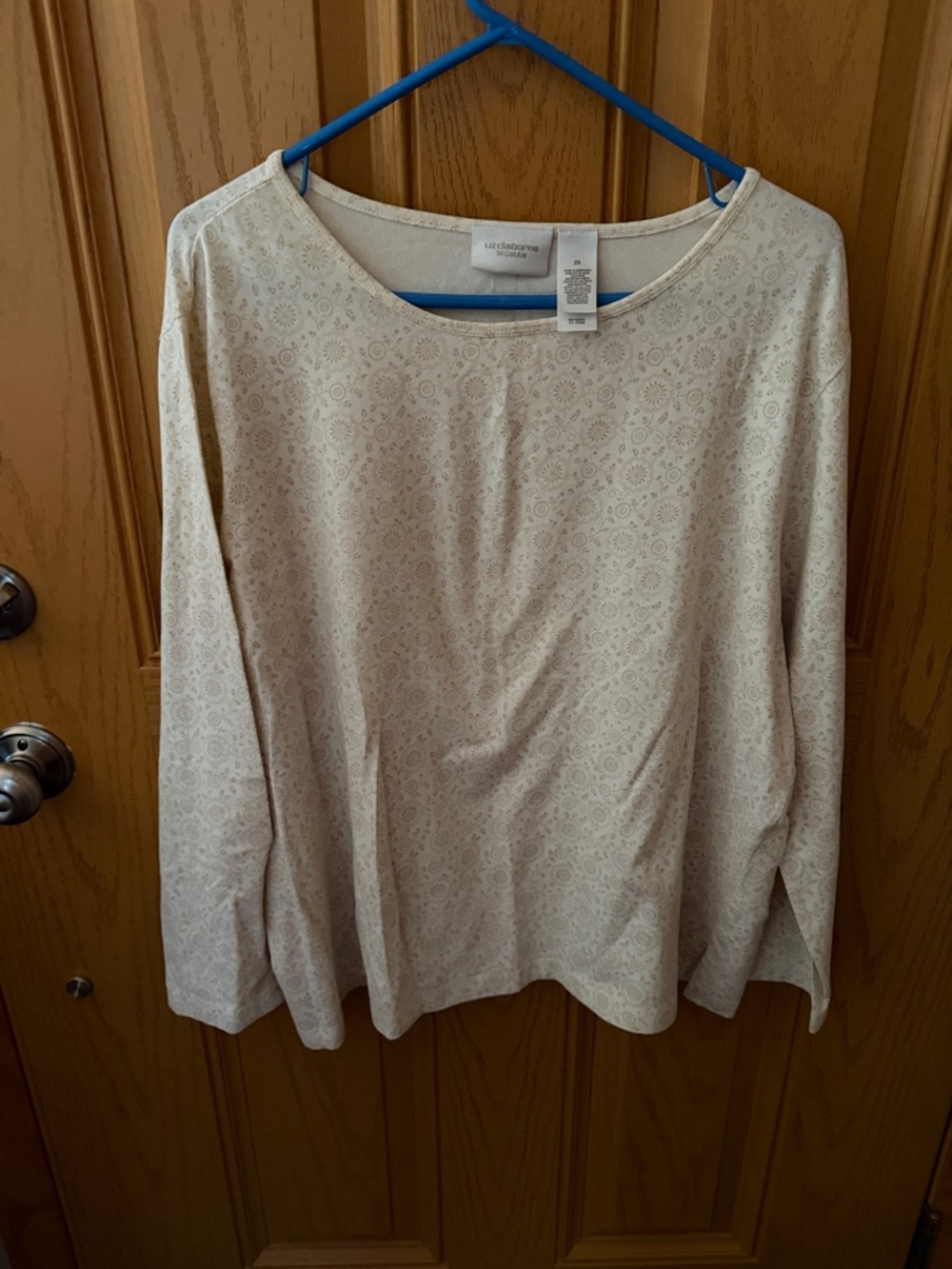 Women’s 2X Liz Claiborne Ivory Scoop Neck Long-Sleeve Top with Micro Print